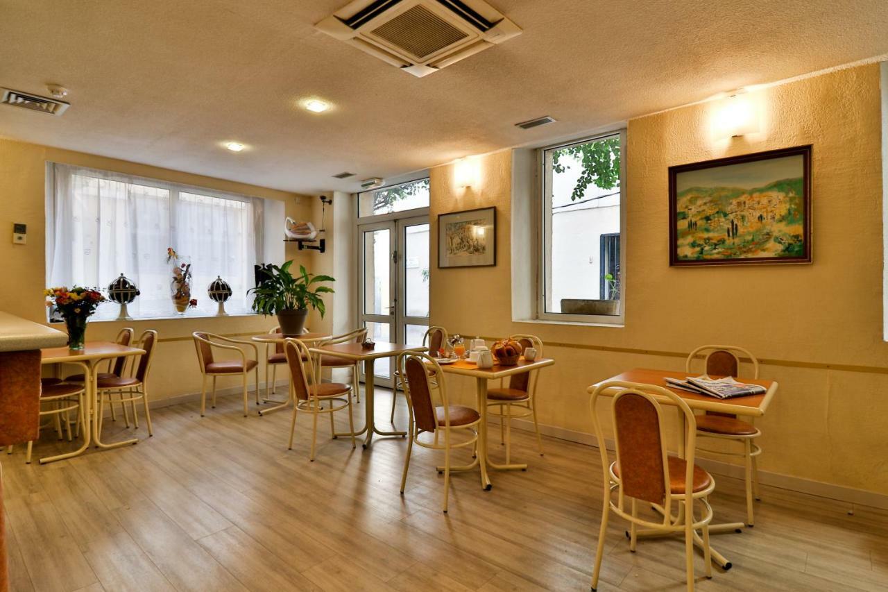 Appia Hotel Cannes Exterior photo